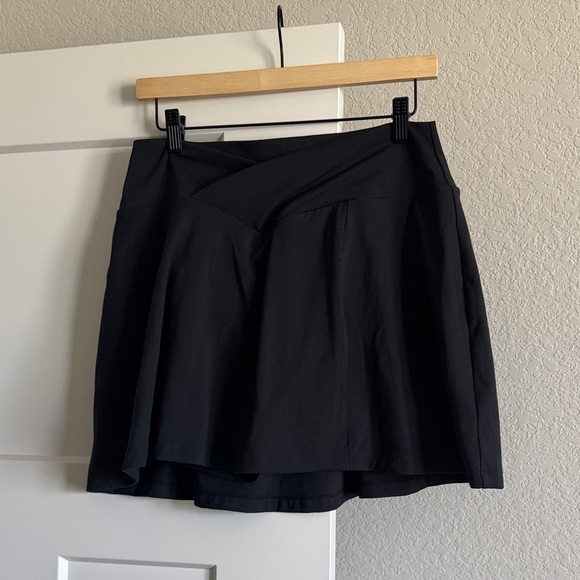 Elegant Black Women's Skort - Picture 1 of 6